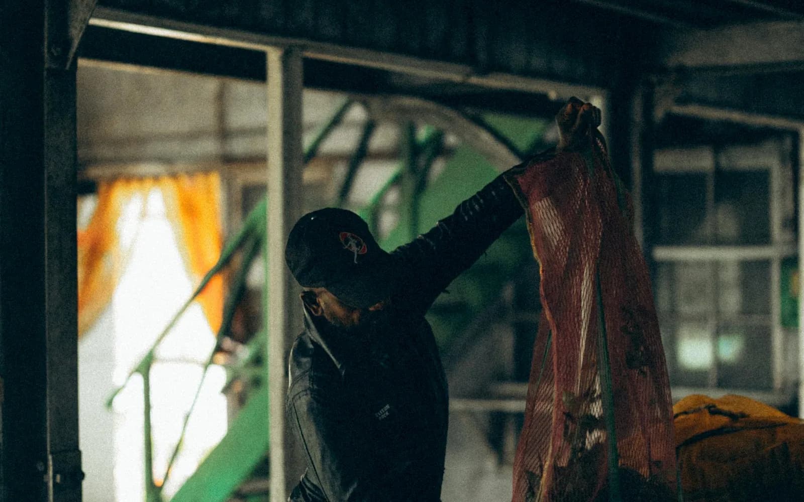 Tea country work scene illustrating ten day route and budget planning